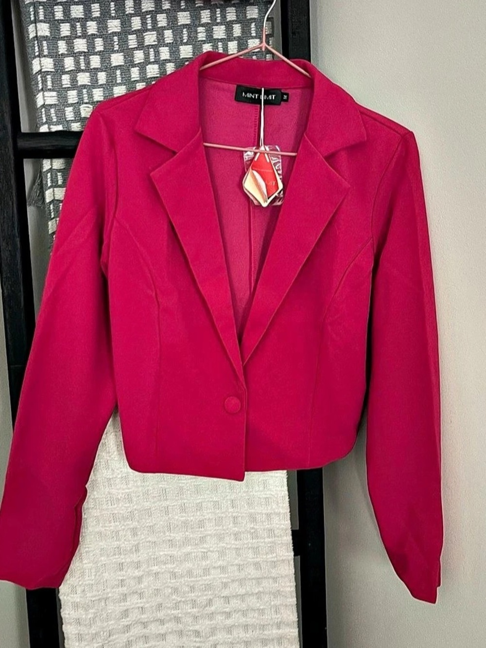 MINT LIMIT Women's Blazer in Pink Size Medium NWT
